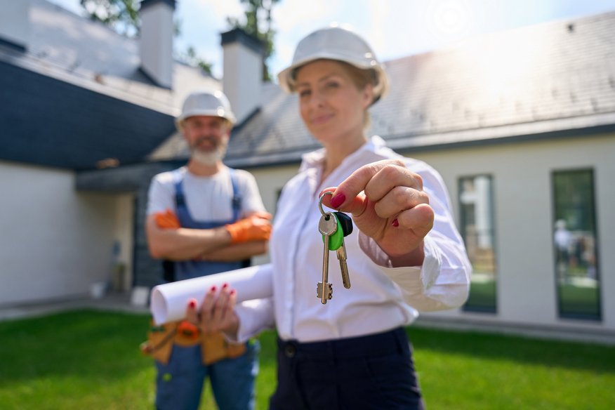 5 Reasons to Hire a Custom Builder